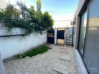 Foto 3 de Duplex 3 ambientes VENTA Banfield