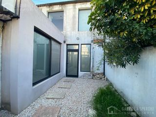 Foto 2 de Duplex 3 ambientes VENTA Banfield