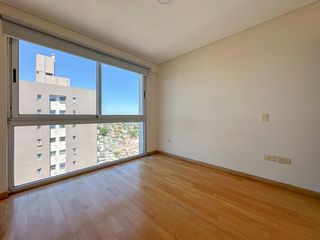 Foto 14 de Departamento de 4 ambientes en Banfield Este con cochera y terraza propia
