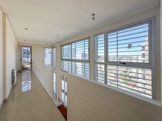 Foto 13 de Departamento de 4 ambientes en Banfield Este con cochera y terraza propia