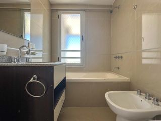 Foto 17 de Departamento de 4 ambientes en Banfield Este con cochera y terraza propia