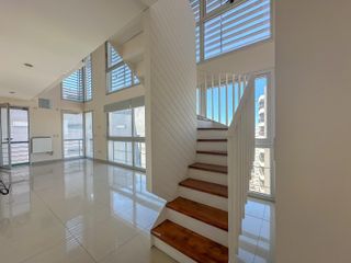 Foto 1 de Departamento de 4 ambientes en Banfield Este con cochera y terraza propia