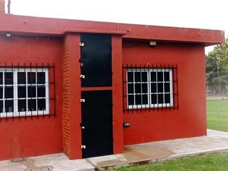 Foto 3 de Quinta en venta - 2 Dormitorios 2 B años - 1.620Mts2 - Arturo Seguí