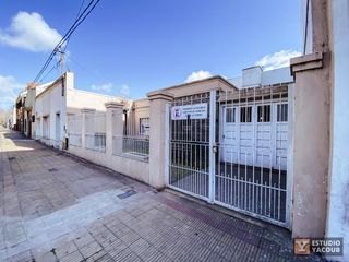 Foto 3 de Casa en venta - 4 dormitorios 2 baños - Cocheras - 209mts2 - Tolosa, La Plata