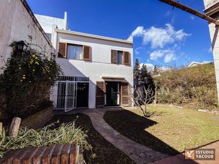 Foto 46 de Casa en venta - 4 dormitorios 2 baños - Cocheras - 209mts2 - Tolosa, La Plata