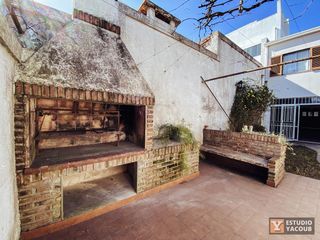 Foto 50 de Casa en venta - 4 dormitorios 2 baños - Cocheras - 209mts2 - Tolosa, La Plata