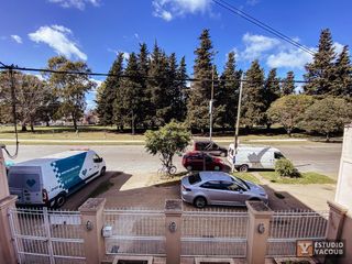 Foto 53 de Casa en venta - 4 dormitorios 2 baños - Cocheras - 209mts2 - Tolosa, La Plata
