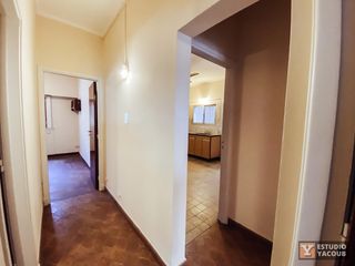 Foto 17 de Casa en venta - 4 dormitorios 2 baños - Cocheras - 209mts2 - Tolosa, La Plata