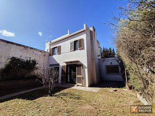 Foto 47 de Casa en venta - 4 dormitorios 2 baños - Cocheras - 209mts2 - Tolosa, La Plata