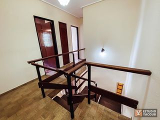 Foto 31 de Casa en venta - 4 dormitorios 2 baños - Cocheras - 209mts2 - Tolosa, La Plata