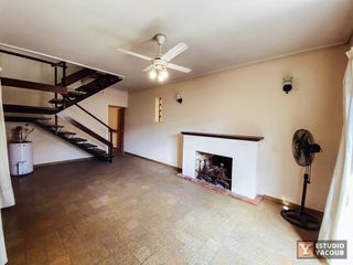 Foto 25 de Casa en venta - 4 dormitorios 2 baños - Cocheras - 209mts2 - Tolosa, La Plata