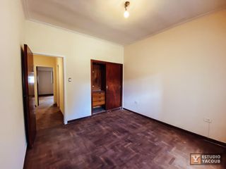 Foto 37 de Casa en venta - 4 dormitorios 2 baños - Cocheras - 209mts2 - Tolosa, La Plata