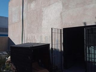 Foto 3 de Locales en venta - 220Mts2 - Tres de Febrero