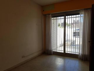 Foto 5 de VENDO CASA CON TERRENO DE 10,9 x 30