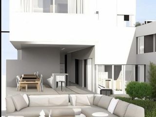 Foto 2 de CASA EN VENTA CON GRAN FONDO 4 AMBIENTES EN SAN VICENTE CANNING