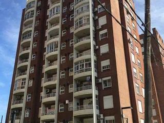 Foto 1 de Departamento 4 ambientes con cochera en venta -  ALQUILADO HASTA ENERO 2027 - Torres de Fierro - Bernal