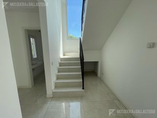 Foto 14 de Casa en venta - Vistas, Puertos del Lago.