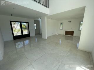 Foto 5 de Casa en venta - Vistas, Puertos del Lago.