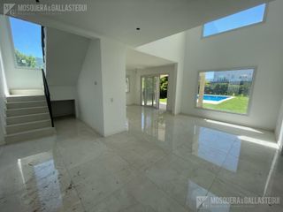 Foto 6 de Casa en venta - Vistas, Puertos del Lago.