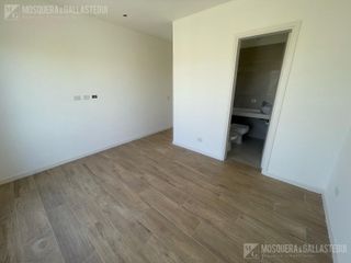 Foto 19 de Casa en venta - Vistas, Puertos del Lago.
