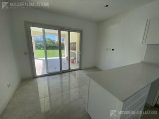 Foto 10 de Casa en venta - Vistas, Puertos del Lago.
