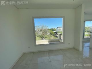 Foto 18 de Casa en venta - Vistas, Puertos del Lago.