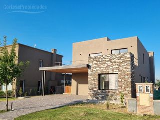 Foto 2 de Casa en Vila Marina