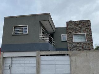 Foto 1 de Casa - La Plata