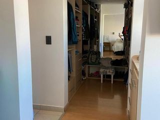 Foto 10 de VENTA Casa de 270m2 con Habitaciones 4 y Pileta en el Barrio Rincón de Emilio - Neuquen