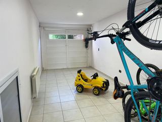 Foto 3 de VENTA Casa de 270m2 con Habitaciones 4 y Pileta en el Barrio Rincón de Emilio - Neuquen