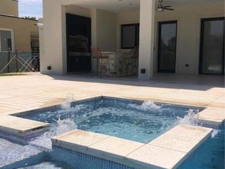 Foto 22 de Casa en venta - 4 Dormitorios 4 Baños 4 Cochera - 260Mts2 - El Cantón, Escobar