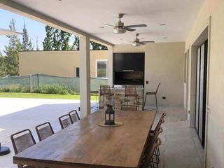 Foto 9 de Casa en venta - 4 Dormitorios 4 Baños 4 Cochera - 260Mts2 - El Cantón, Escobar