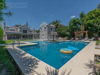 Foto 45 de Exclusiva Casa en venta  Barrio Septiembre: Confort y Elegancia - CDR