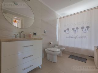 Foto 23 de Exclusiva Casa en venta  Barrio Septiembre: Confort y Elegancia - CDR