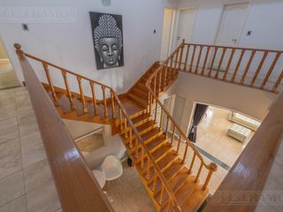 Foto 18 de Exclusiva Casa en venta  Barrio Septiembre: Confort y Elegancia - CDR
