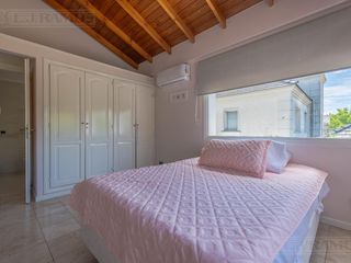 Foto 21 de Exclusiva Casa en venta  Barrio Septiembre: Confort y Elegancia - CDR