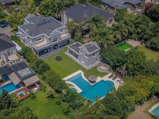 Foto 52 de Exclusiva Casa en venta  Barrio Septiembre: Confort y Elegancia - CDR