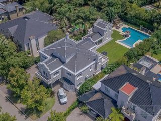 Foto 54 de Exclusiva Casa en venta  Barrio Septiembre: Confort y Elegancia - CDR
