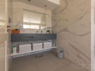 Foto 27 de Exclusiva Casa en venta  Barrio Septiembre: Confort y Elegancia - CDR