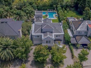 Foto 3 de Exclusiva Casa en venta  Barrio Septiembre: Confort y Elegancia - CDR