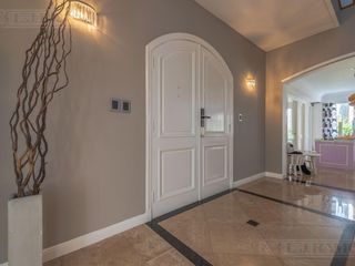 Foto 5 de Exclusiva Casa en venta  Barrio Septiembre: Confort y Elegancia - CDR