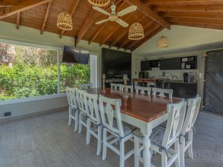 Foto 40 de Exclusiva Casa en venta  Barrio Septiembre: Confort y Elegancia - CDR