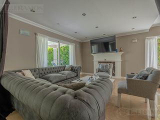 Foto 8 de Exclusiva Casa en venta  Barrio Septiembre: Confort y Elegancia - CDR