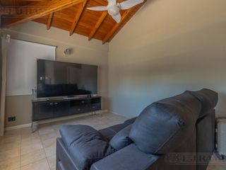 Foto 24 de Exclusiva Casa en venta  Barrio Septiembre: Confort y Elegancia - CDR