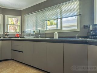 Foto 15 de Exclusiva Casa en venta  Barrio Septiembre: Confort y Elegancia - CDR