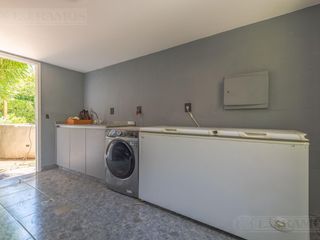 Foto 38 de Exclusiva Casa en venta  Barrio Septiembre: Confort y Elegancia - CDR