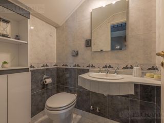 Foto 35 de Exclusiva Casa en venta  Barrio Septiembre: Confort y Elegancia - CDR