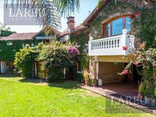 Foto 1 de Casa  en Venta con renta  - Barrio Boulevares