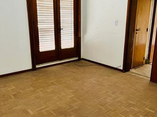 Foto 8 de Casa de 5 ambientes a la venta - Ideal inversores