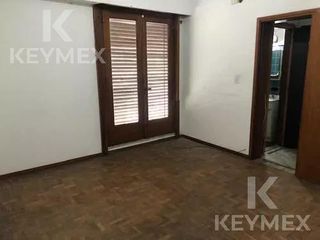 Foto 4 de Casa de 5 ambientes a la venta - Ideal inversores
